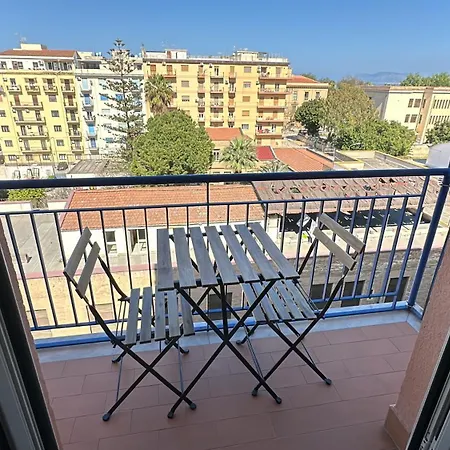 Large Flat Near Botanical Garden & Station * 巴勒莫